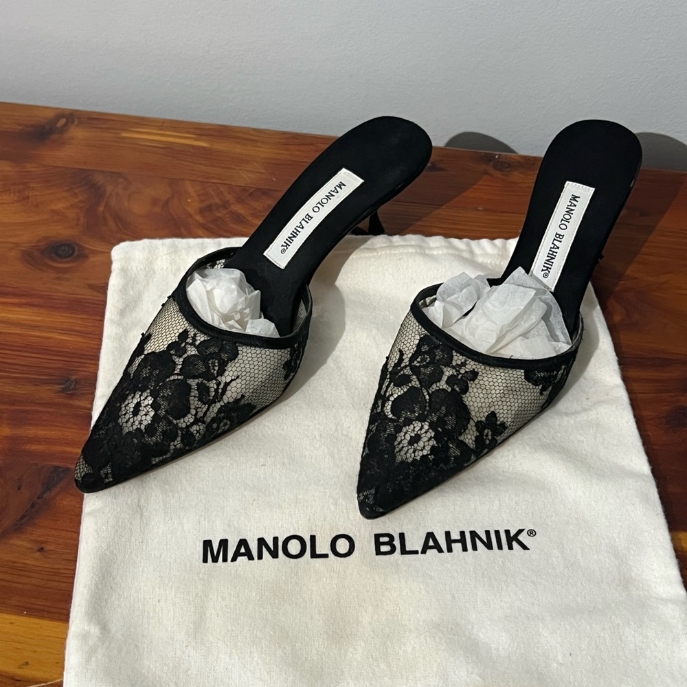 Vintage Manolo Blahnik Black Lace Kitten Heels - Picture 3 of 12